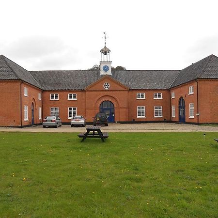 לינה וארוחת בוקר סאות'וולד The Stables At Henham Park מראה חיצוני תמונה